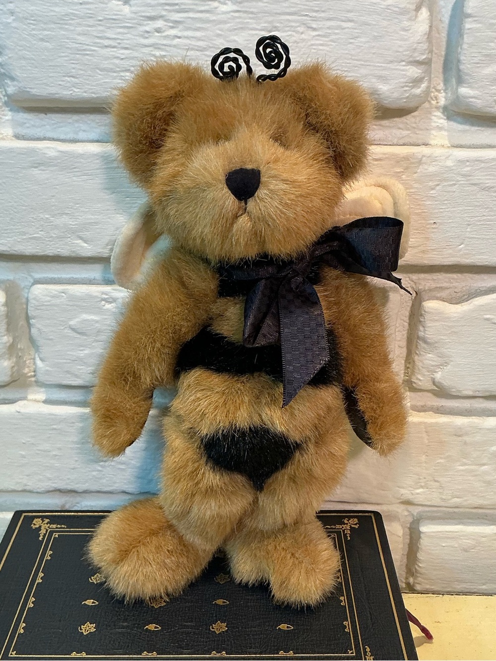 Boyds Bears Clover L. Buzzoff Bumblebee Teddy Bear Plush Retired 1990s